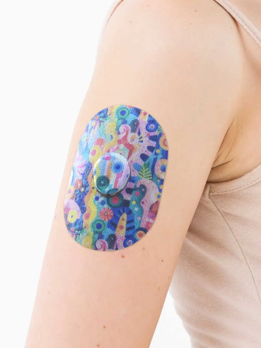 Plaster til Dexcom G7, design Ethereal Bloom, på armen