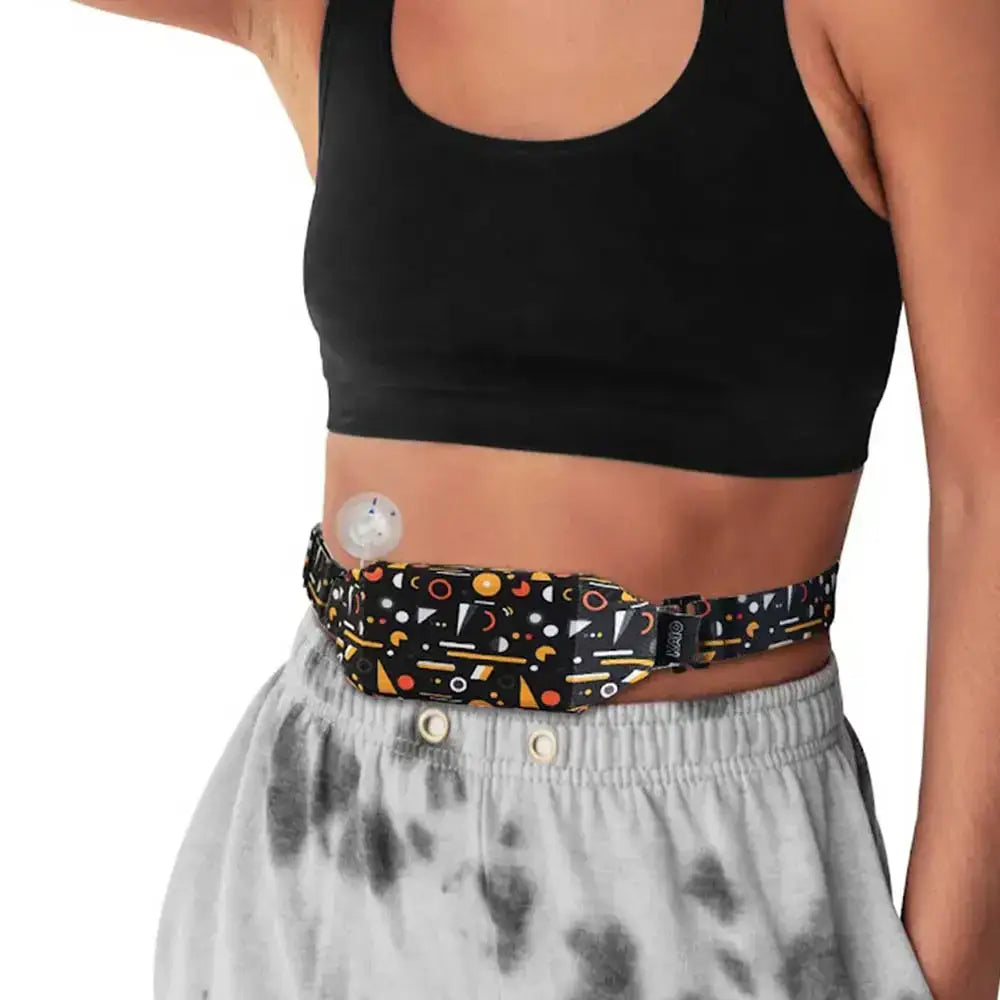 Insulin pump secured with a colorful belt in the Dia-Body Pouch Basic