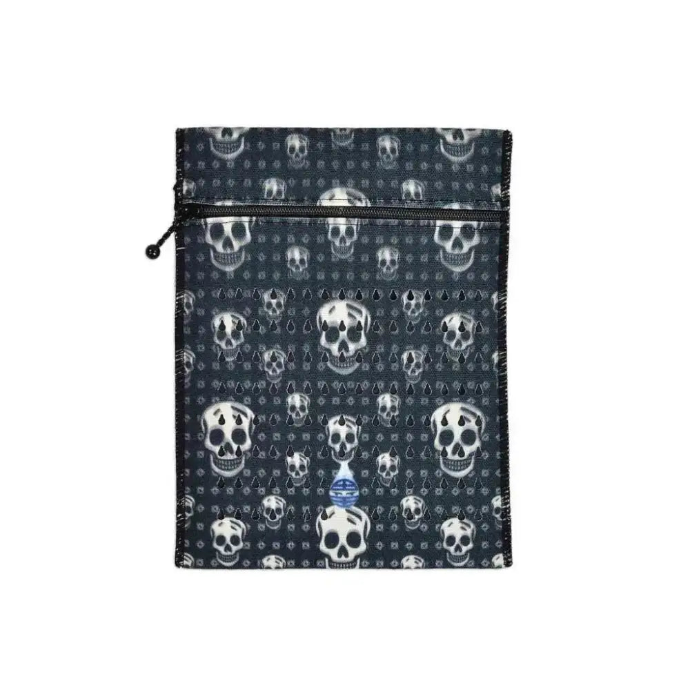 Insulin cooling wallet for kids featuring a skull design, fits 4 insulin pens or 8 vials, Dia-Cool.