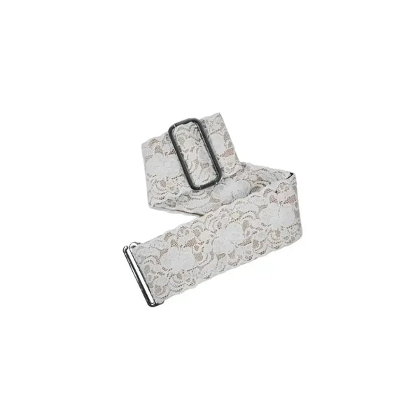 Insulin Pump Arm and Leg Band in white lace with adjustable G-hook.