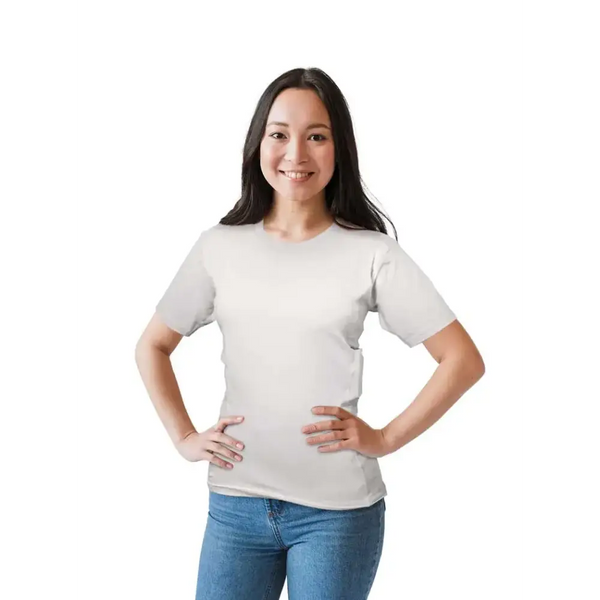 Comfortable white t-shirt for insulin pump with dual pockets, worn by a smiling woman.