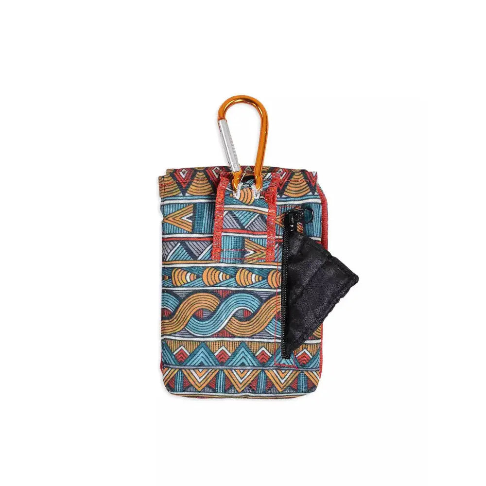 Fashionable Dia-Pouch with cooling system for insulin pumps in colorful print.